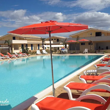 Курортный комплекс Calabernardo Resort Калабернардо