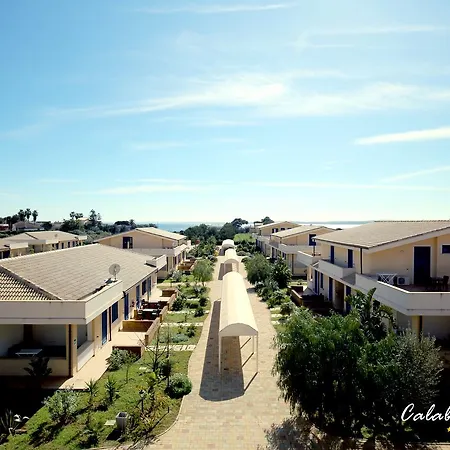 Calabernardo Resort Feriested 4*